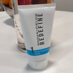 Rodan + Fields Redefine Daily Cleansing Mask - new